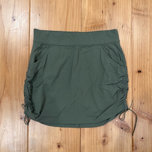 Columbia Pants - Columbia Green Skort